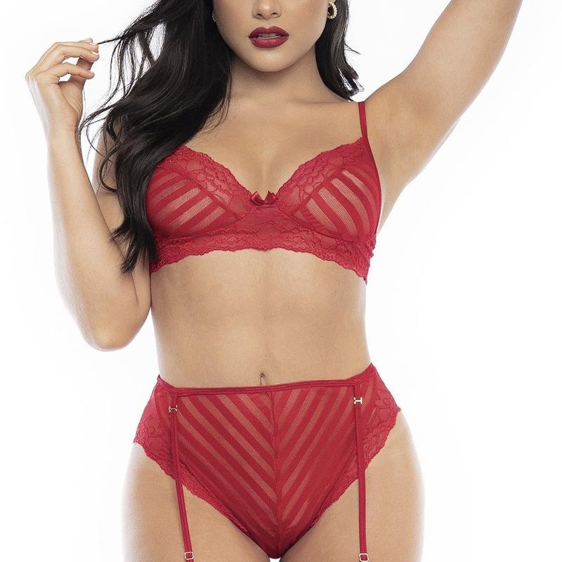 parure lingerie sensuelle avec soutiengorge et culotte rouge sensuelle.